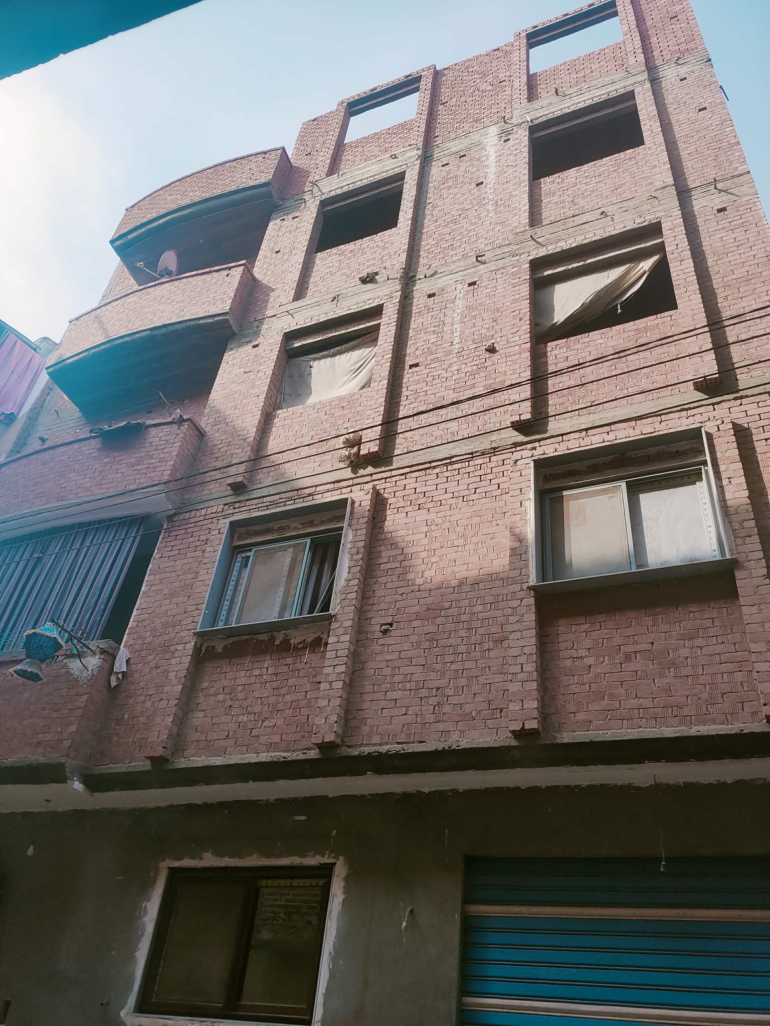 عمارة للبيع بمساحة 87.5 متر صافى مبانى حديثة بالبر الشرقى من شركة الوسيط العقارية بشبين الكوم