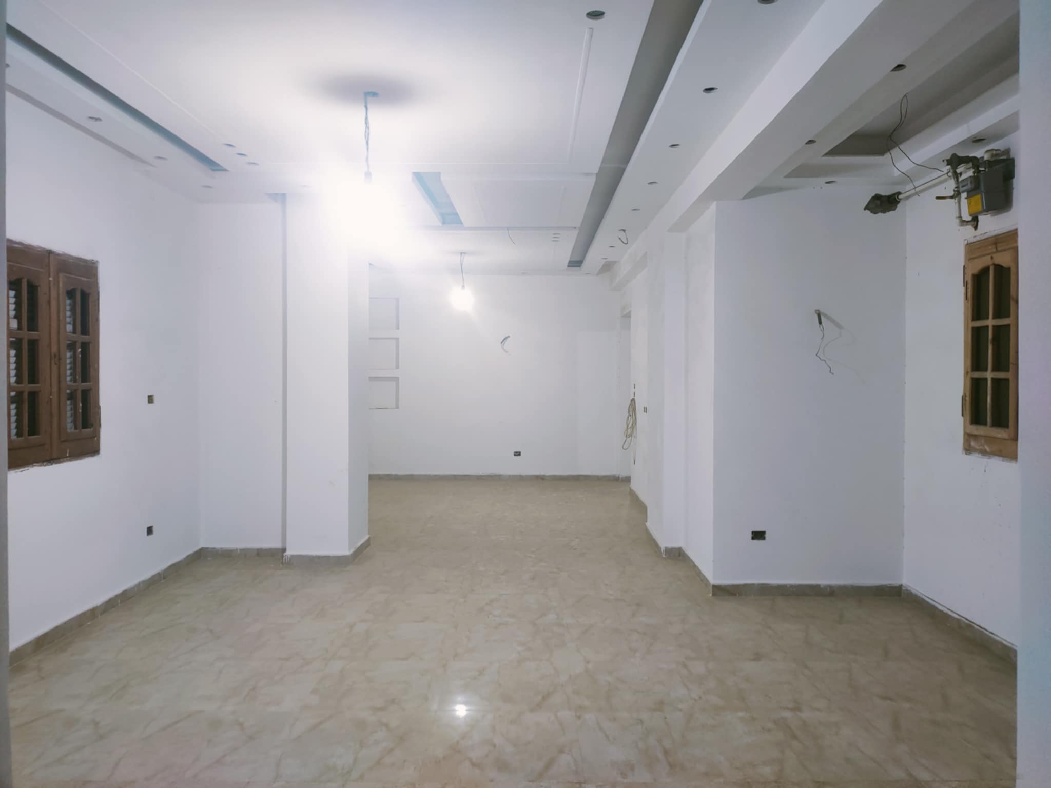 شقة للبيع 205 متر تشطيب سوبر لوكس ع الفنش الاخير دور سادس ف برج بأسانسير بطريق ناجي شتله من شركة الوسيط العقارية بشبين الكوم