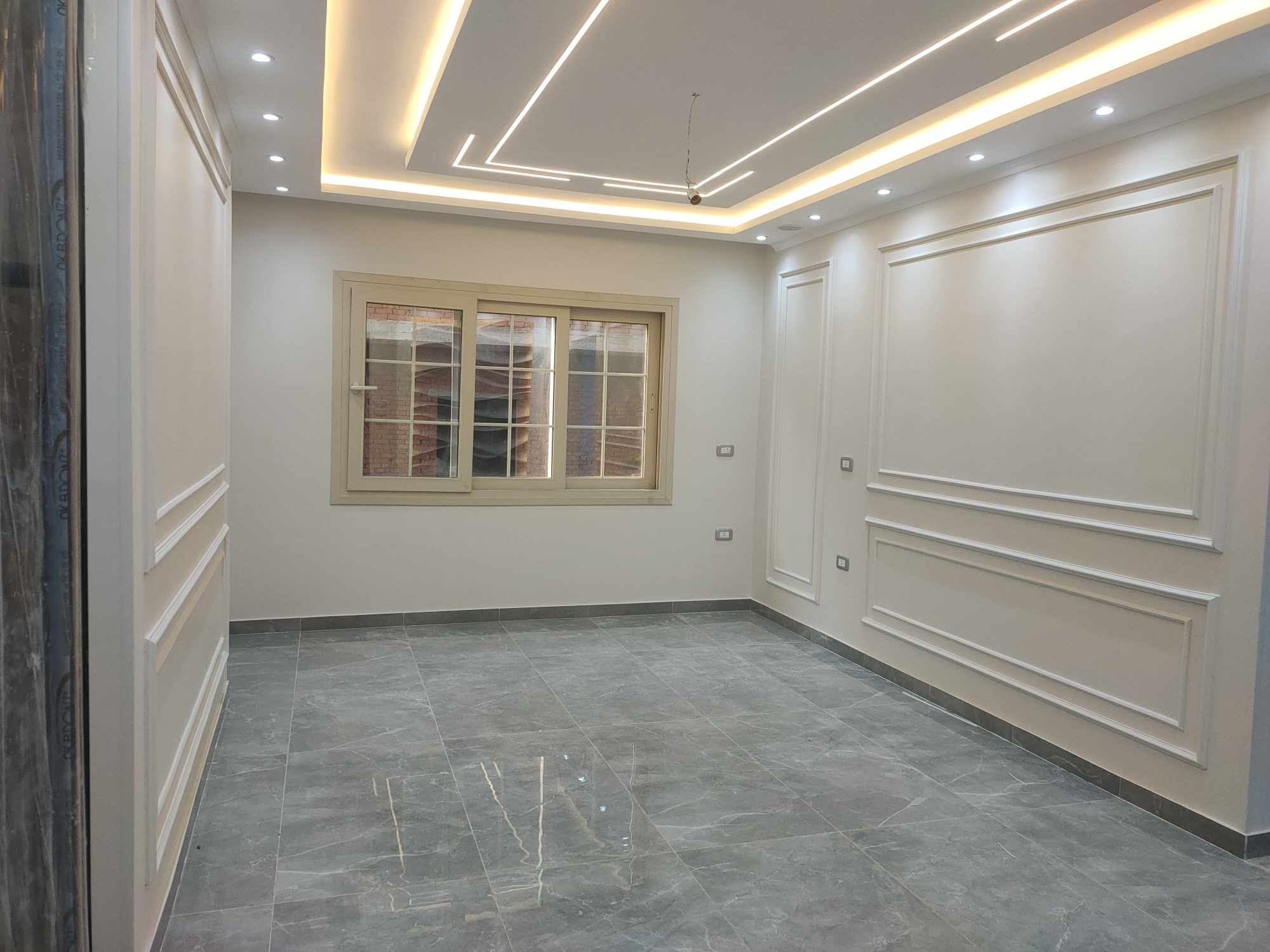 شقة للبيع 132 متر واجهه بحريه تشطيب سوبر لوكس دور سادس ف برج بأسانسير بالقرب من باريس بلازا من شركة الوسيط العقارية بشبين الكوم