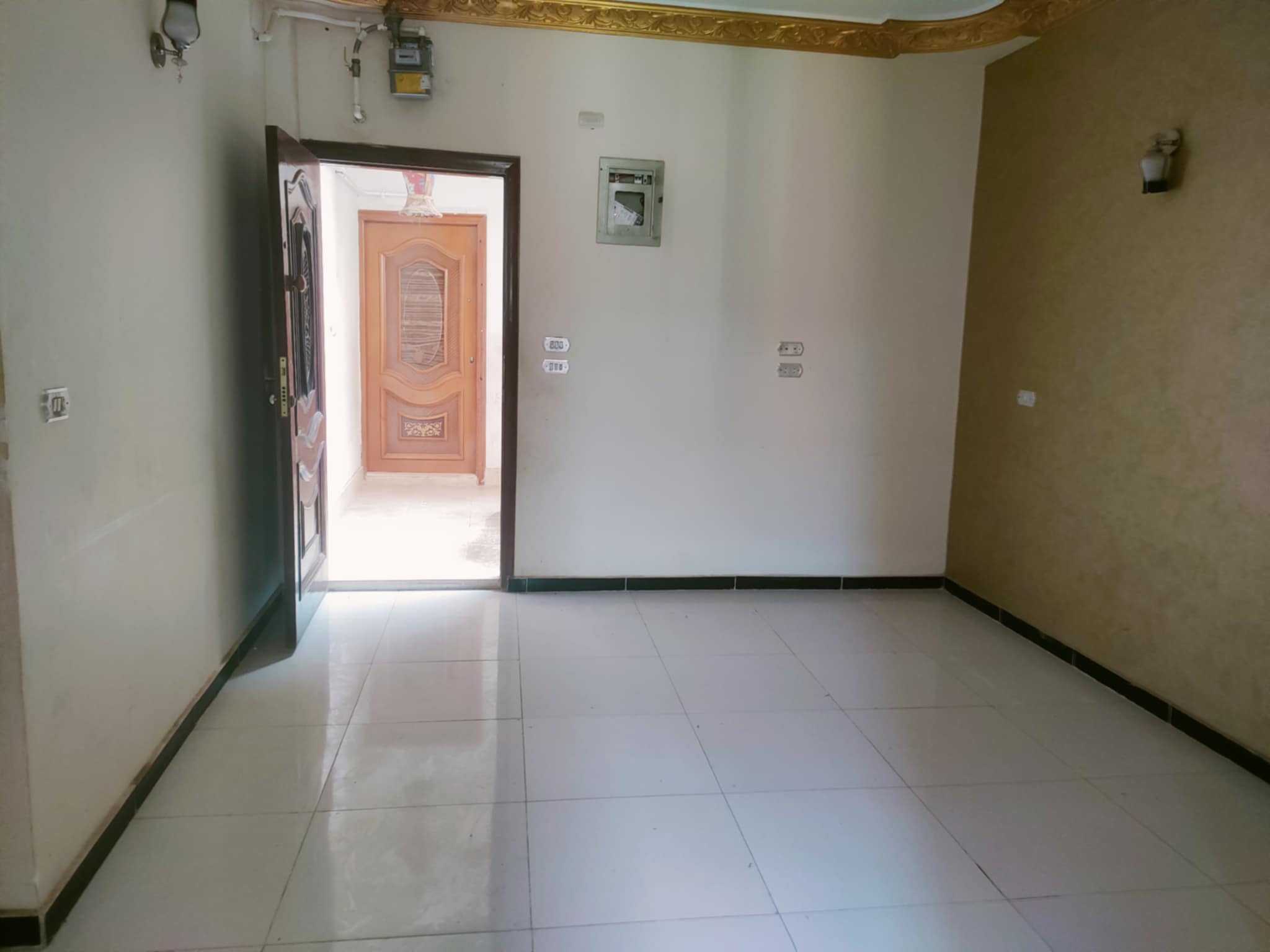 شقة ايجار 110 متر تشطيب لوكس دور رابع علوى بالقرب من المدرسه اليابانيه و الكوبري العلوي بالبر الشرقى من شركة الوسيط العقارية بشبين الكوم