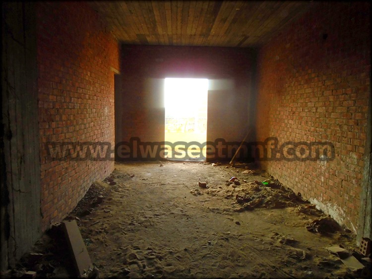 شقة للبيع 110 متر ع الطوب دور خامس ف برج بأسانسير بالقرب من مدرسه الزراعة و مستشفى الدره من شركة الوسيط العقارية بشبين الكوم