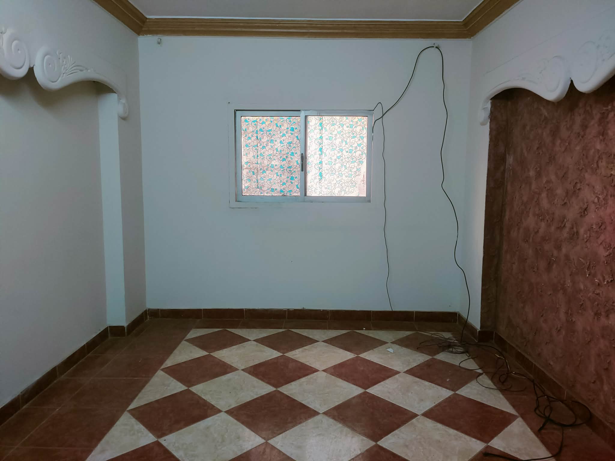 شقة ايجار 90 متر تشطيب لوكس دور أول علوي ف شارع السجن بالقرب من عبدالرازق للاخشاب بالبر الشرقى من شركة الوسيط العقارية بشبين الكوم