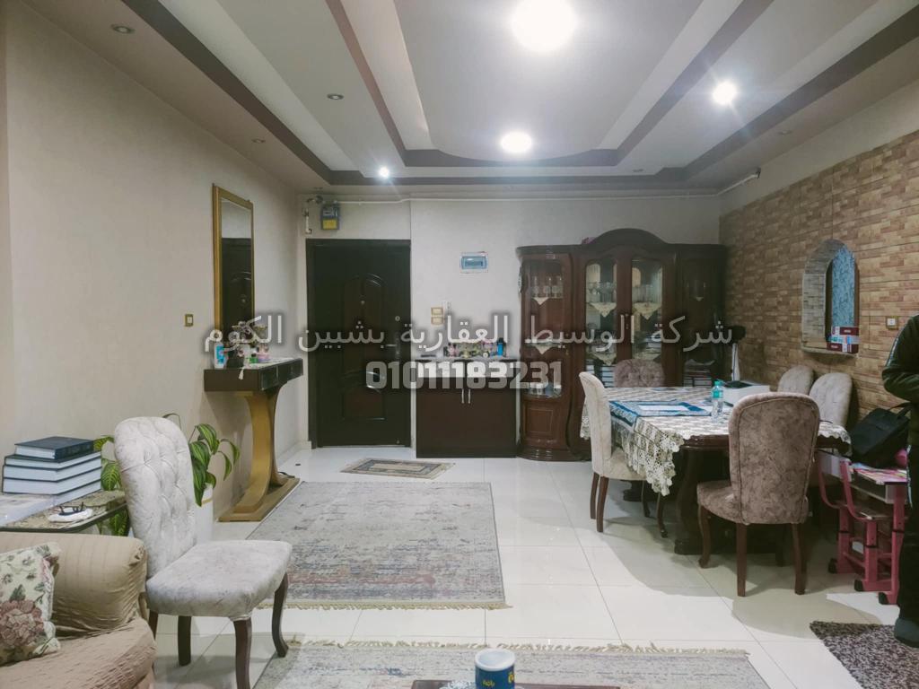 شقة للبيع 165 متر تشطيب سوبر لوكس دور تاني ف برج بأسانسير ع شارع الجلاء الرئيسى بالقرب من كشري الخديوي من شركة الوسيط العقارية بشبين الكوم