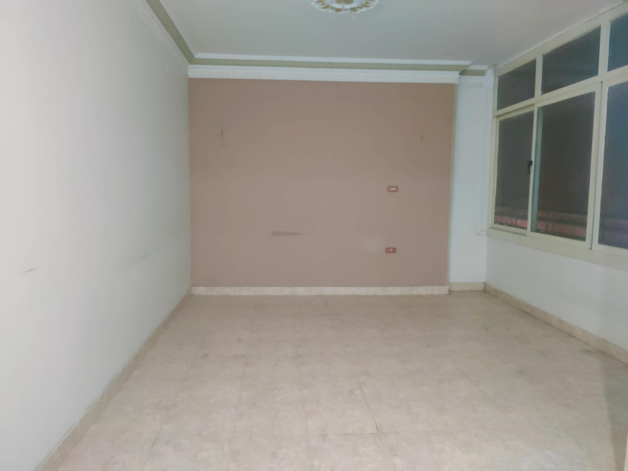 شقة ايجار 125 متر تشطيب لوكس دور سابع ف برج بأسانسير بالقرب من مديرية الشئون الصحيه و موفى مون بالبر الشرقى من شركة الوسيط العقارية بشبين الكوم