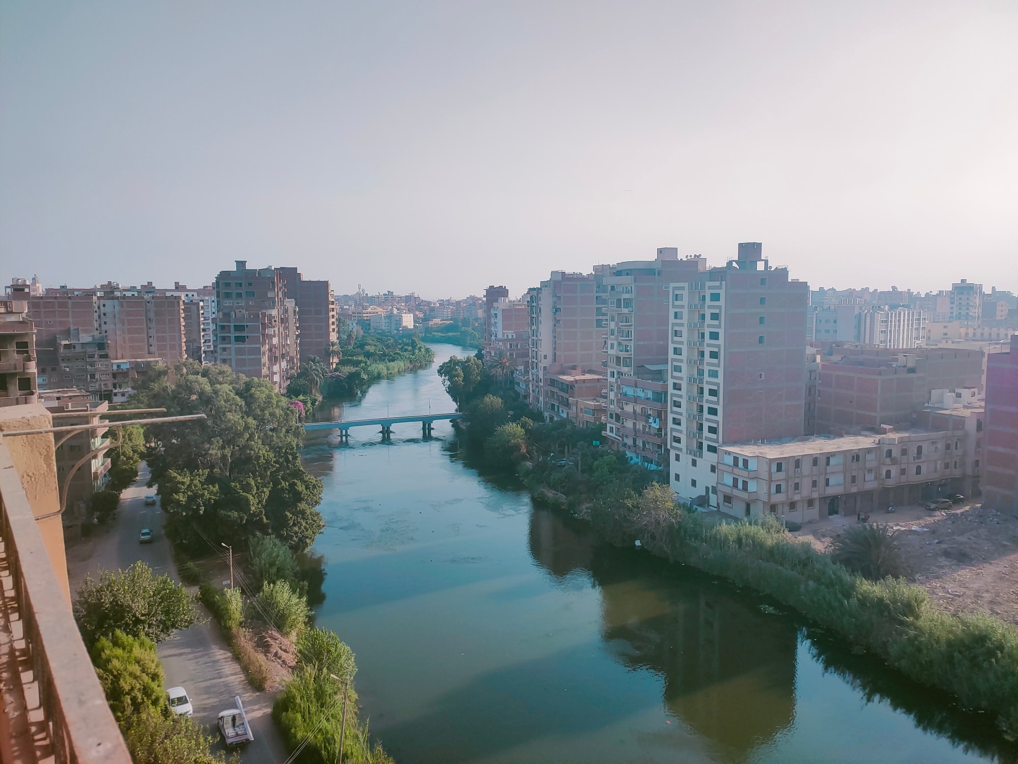 شقة للبيع 150 متر ع الطوب على الشارع الرئيسى و البحر مباشرة ف برج بأسانسير ع طريق ناجي شتله الرئيسى من شركة الوسيط العقارية بشبين الكوم