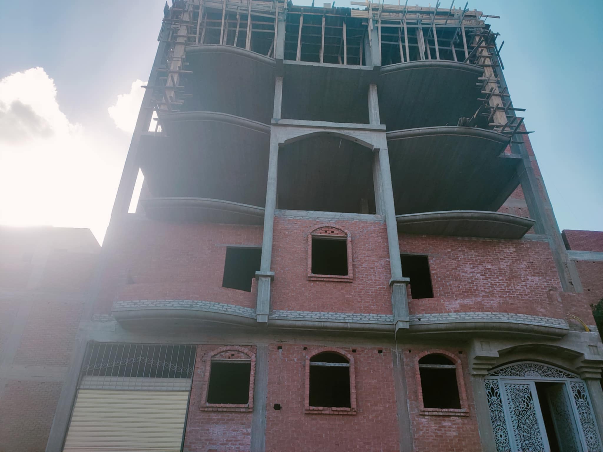 شقق للبيع 115 متر ف عمارة جديدة تحت الانشاء بالقرب من موفى مون من شركة الوسيط العقارية بشبين الكوم